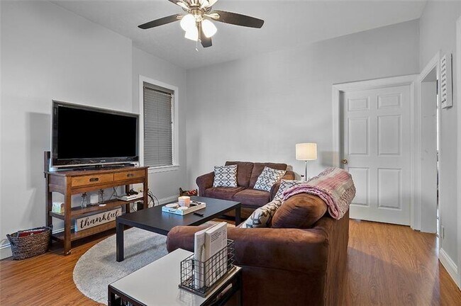 Building Photo - 858 Western Ave