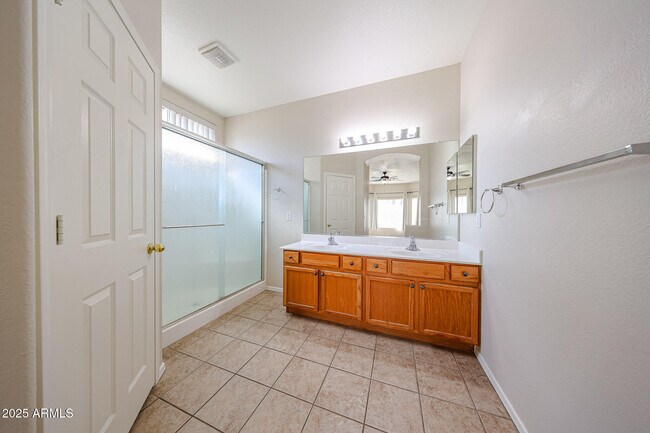 Building Photo - 8442 W Mary Ann Dr