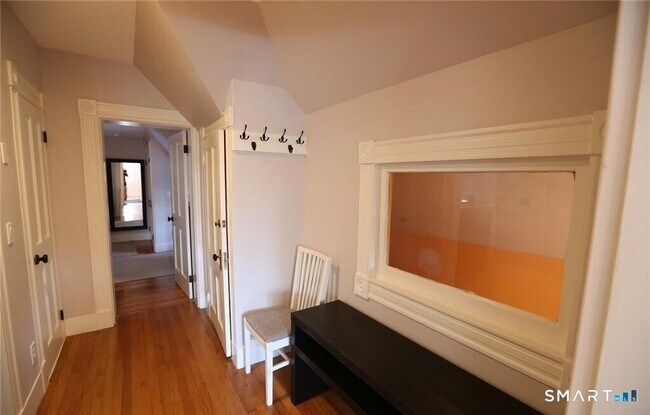 Building Photo - 392 Orange St