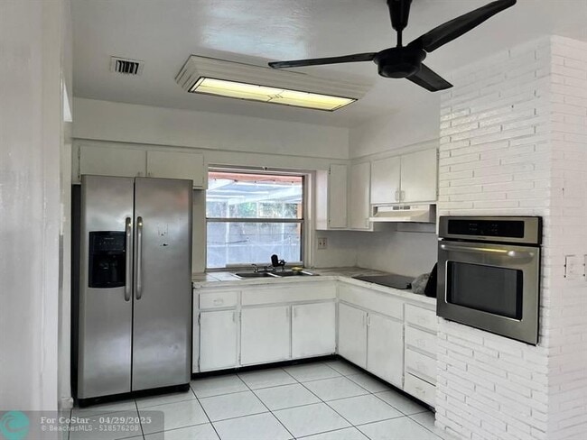 Building Photo - 7941 Plantation Blvd
