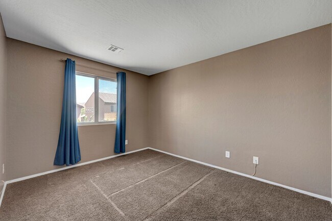 Building Photo - 3 Bedroom in Madeira Canyon!