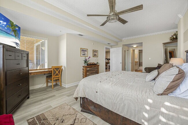 Building Photo - Available for a 7-12 month lease, Unit 208 has a beautiful oceanfront setting.