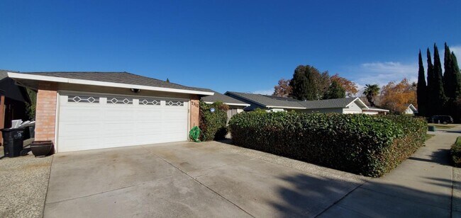 Building Photo - 7312 Phinney Way