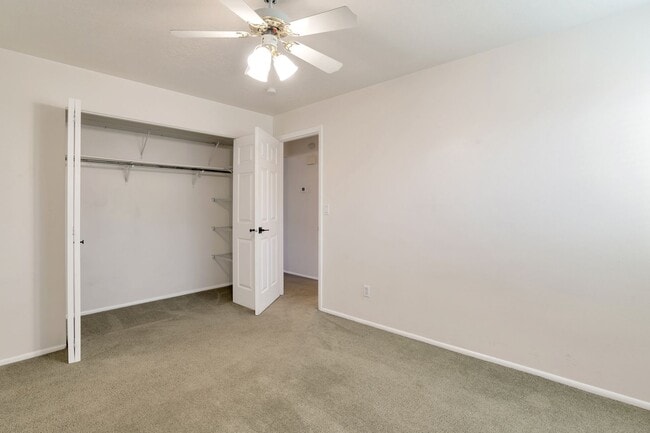 Building Photo - Inviting 2 Bedroom, 1 Bath with Fenced Patio
