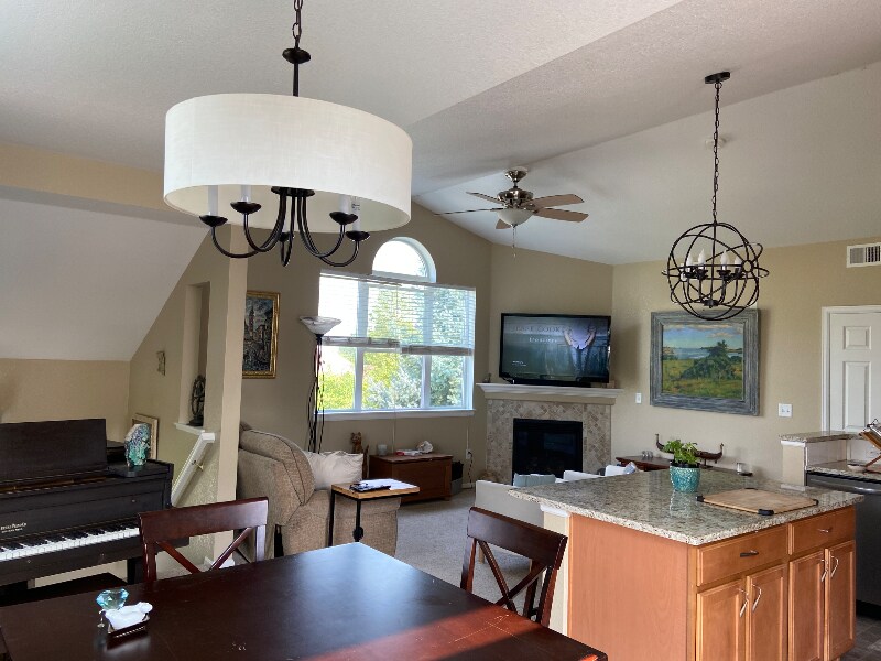 Building Photo - 2059 Grays Peak Dr