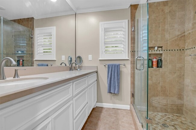 Building Photo - 10051 Meadow Lake Ln