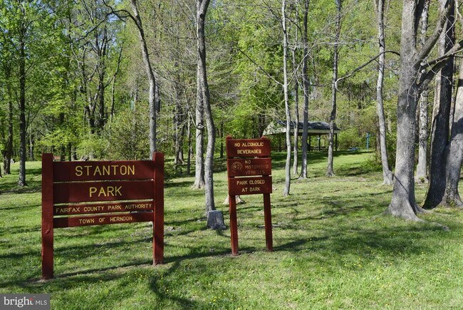 Building Photo - 13358 Sherwood Park Ln