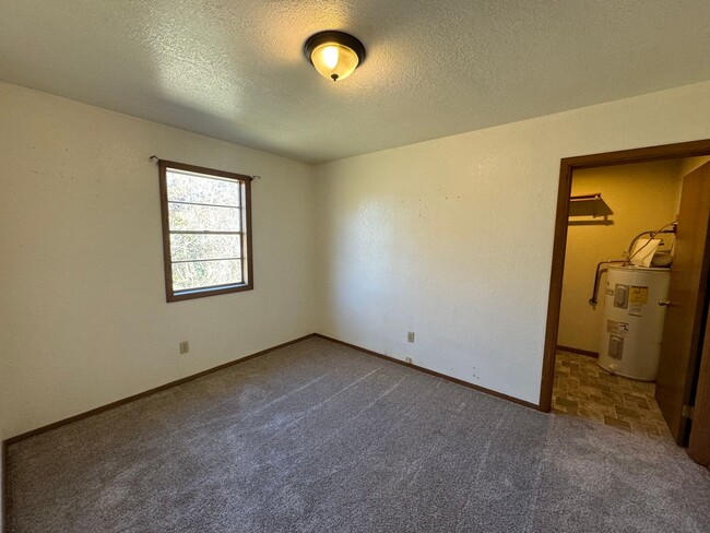 Building Photo - 2 Bed/1 Bath Apartment in Melbourne