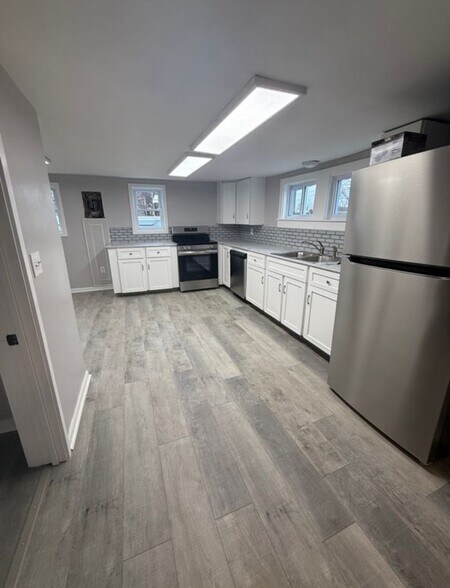 Building Photo - 9142 Main St