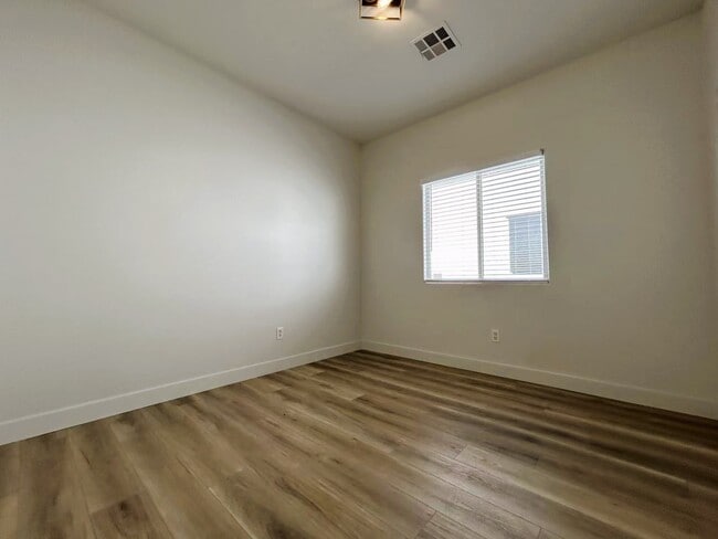 Building Photo - 2112 Fred Brown Dr