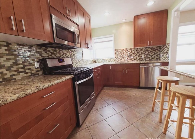 Building Photo - 6129 Myrtle Avenue