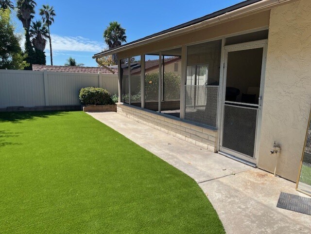 Large covered patio - 6165 Del Paso Ave