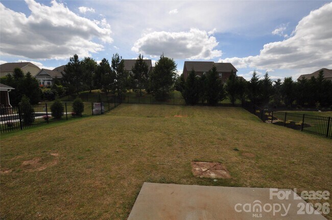 Building Photo - 1004 Sterling Dr