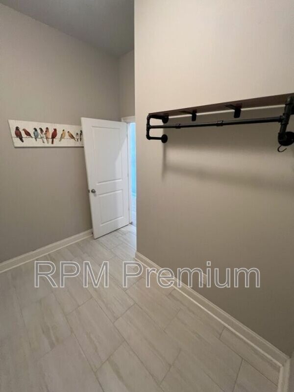 Building Photo - 1271 Rockport St