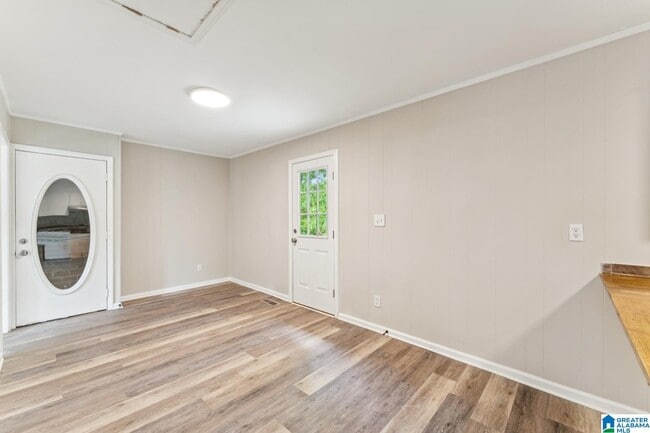 Building Photo - 1404 4th Pl NW