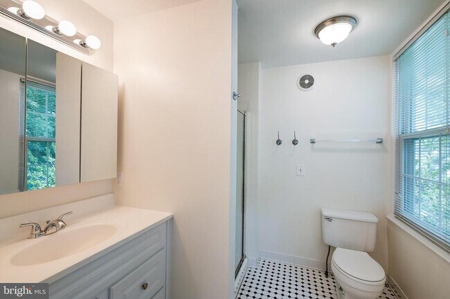Building Photo - 4209 Ellicott St NW