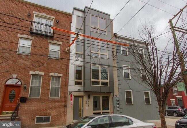 Building Photo - 908 S 21st St