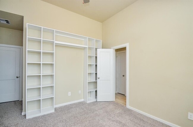 Building Photo - 1555 Rustling Creek Dr