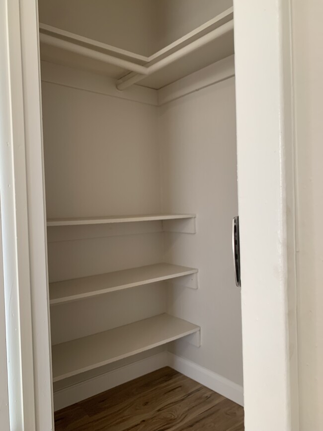 Bedroom 2 - walk-in closet - 871 Burbank Dr