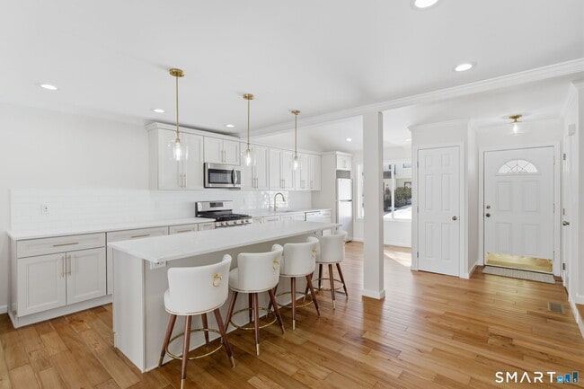 Building Photo - 193 Cypress Rd