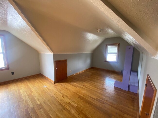 Building Photo - Charming 3-Bedroom Property in Prime Location
