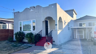 Building Photo - 1527-1529-Elm