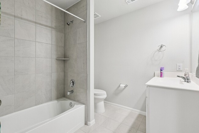Building Photo - 7333 Hinsdale Dr