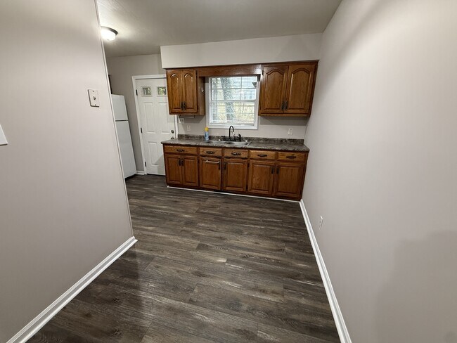 Building Photo - 107 Sycamore Ln