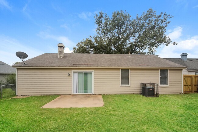 Building Photo - 4368 Burnette Pl