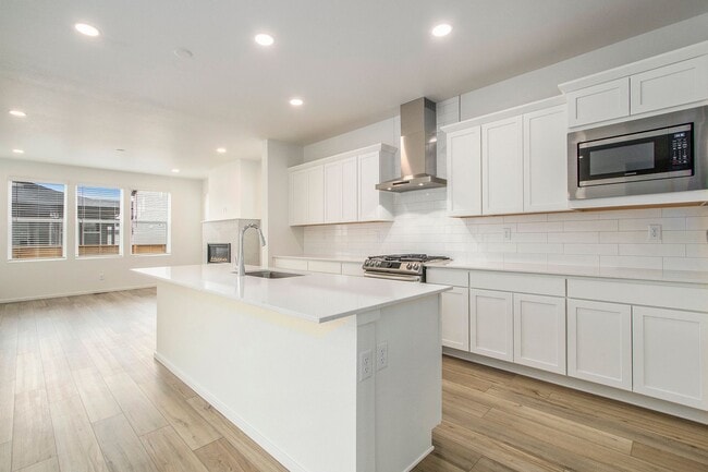 Building Photo - Exquisite 3 Bed 2.5 Bath Single Family Home