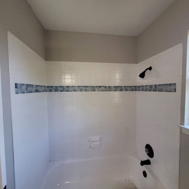 Building Photo - 14623 Highland Ridge