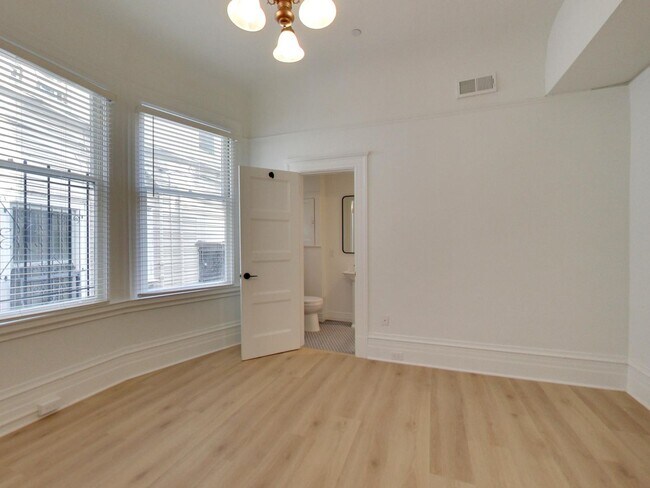 Building Photo - 1086 Fulton St