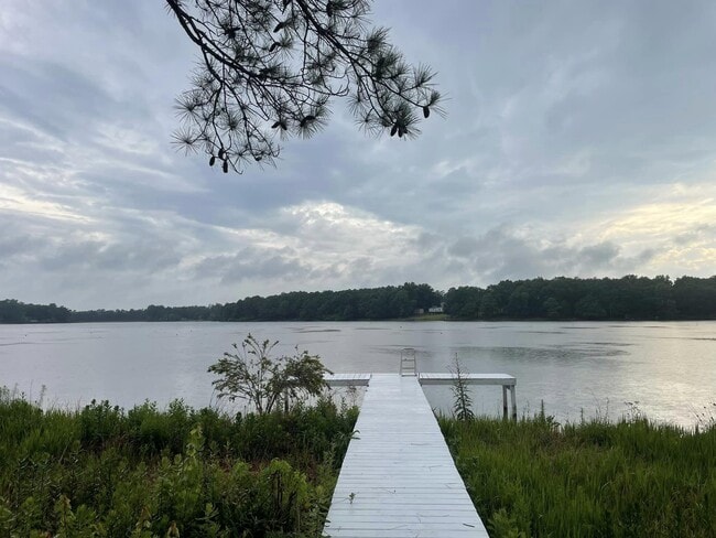 Building Photo - 732 Paradise Island Dr