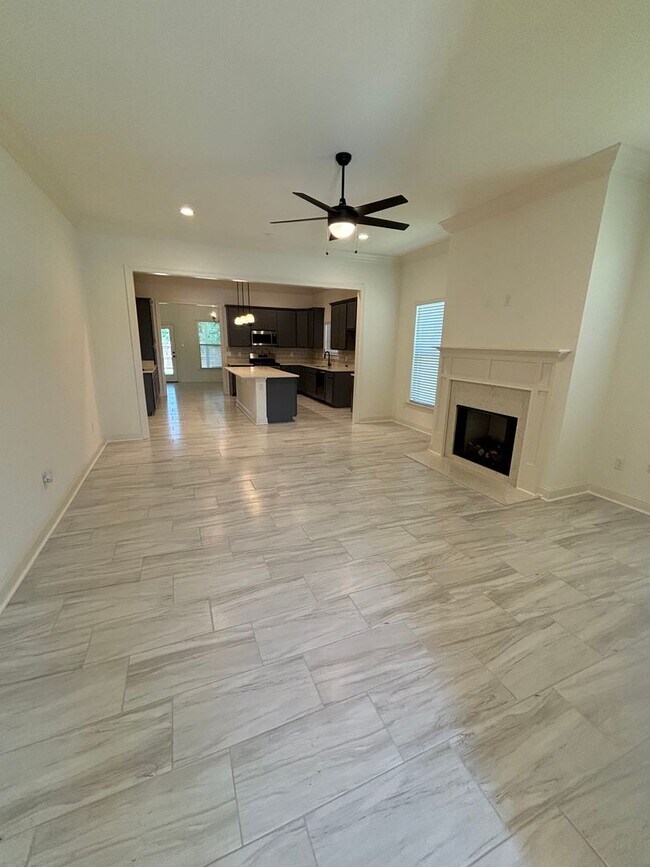 Building Photo - Prairieville on Queen Street