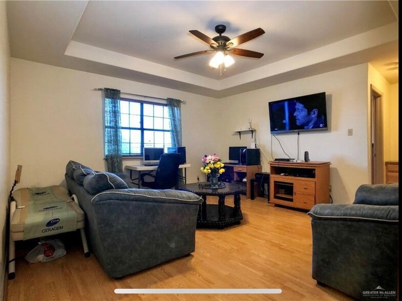 Up stairs family rm - 1305 Ambrosia Dr