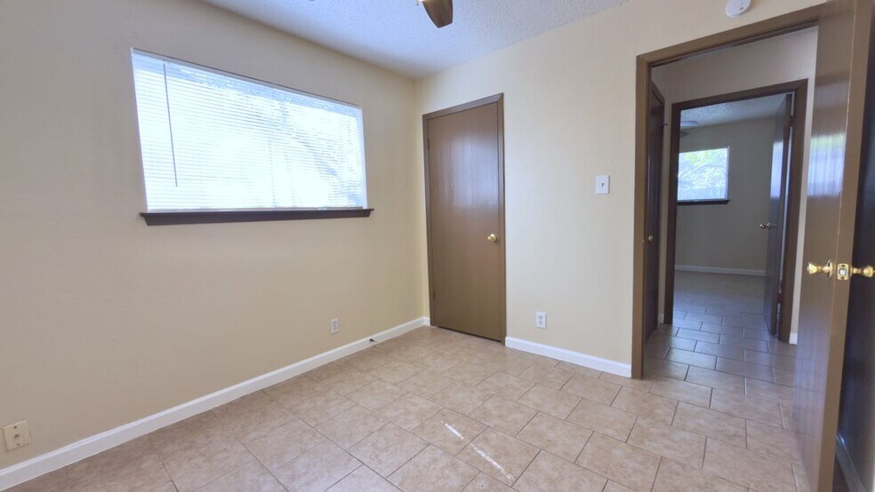 Building Photo - 10708 Lanshire Dr