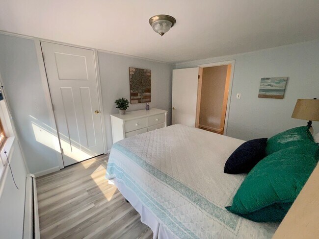 Building Photo - Available June 1st, 2026 — 2 Blocks from Munson Hospital