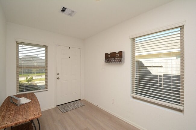 Building Photo - 379 Jewett Meadow Dr