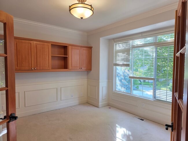 Building Photo - 15824 SE 59th Pl