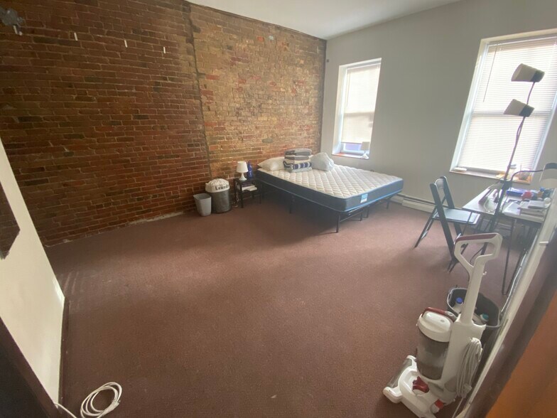 Building Photo - 616 Columbus Ave