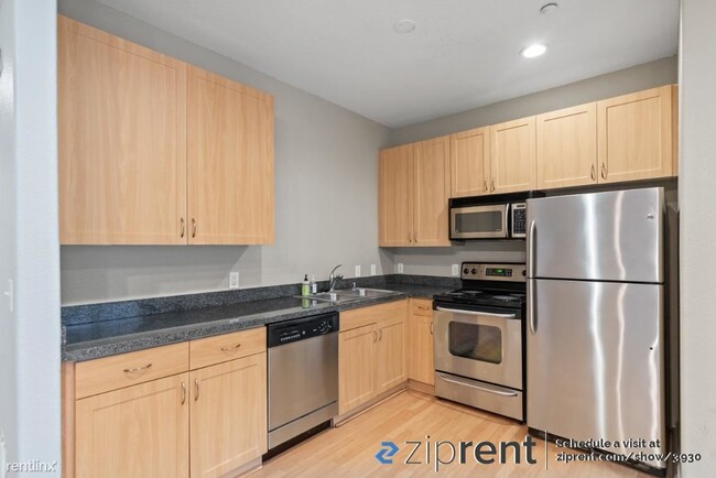 Primary Photo - 1 br, 1 bath Condo - 1121 40th Street, Eme...