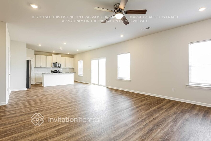 Building Photo - 209 White Flds Ave