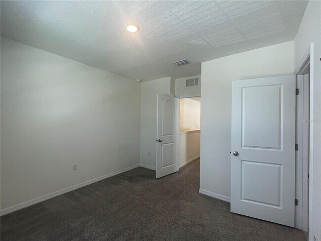 Building Photo - 33078 Major Oak Dr