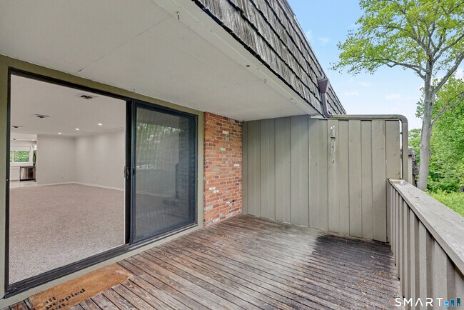 Building Photo - 172 Gillies Ln