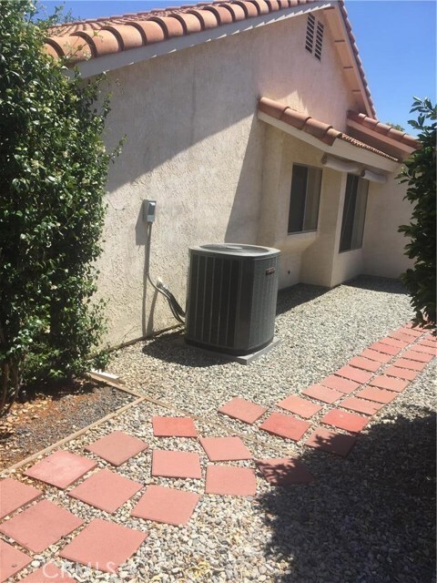 Building Photo - 26562 Braddock Rd