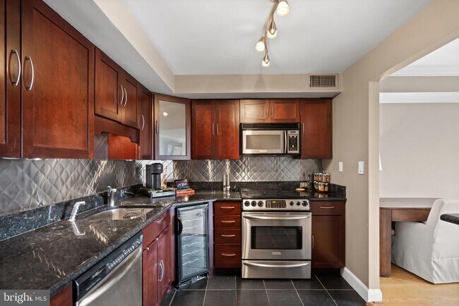 Building Photo - 1080 Wisconsin Ave NW