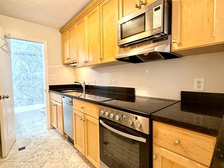 Building Photo - 181 Beacon St