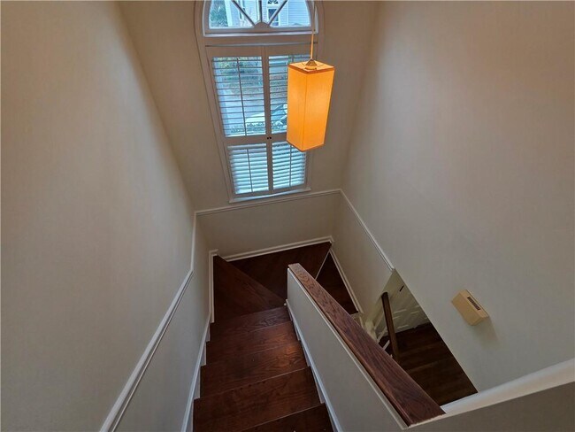 Building Photo - 8 Old Decatur Cir