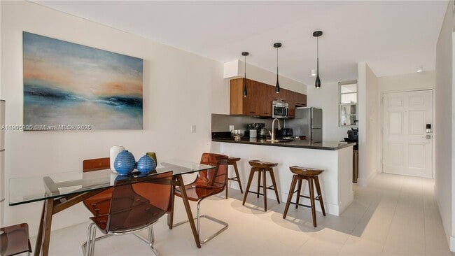 Building Photo - 750 NE 64th St