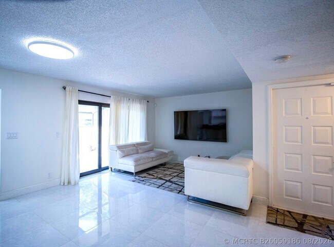 Building Photo - 3810 NW 23rd Ct